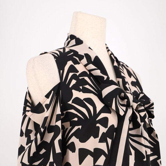 TRACY REESE 100% Silk Front Bow Cold Shoulder Bold Print Button Blouse Size 2 - Picture 4 of 9